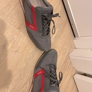 Hugo Boss low-top trainers.  Mens size 43.  Equivalent to 10.5 US.
